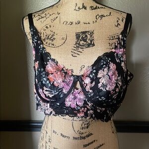 Torrid Size 2 NWT stretch floral lace underwire bra